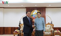 Ketua Parlemen Laos Pany Yathotou menerima Wakil Ketua MN Vietnam Do Ba Ty