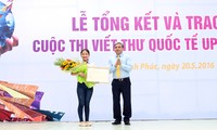 Pelajar Vietnam merebut hadiah Pertama Sayembara Menulis Surat Internasional (UPU) yang ke-45 