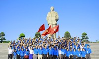 Banyak aktivitas memperingati ultah ke-60 berdirinya Federasi Pemuda Vietnam