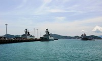 Tiga kapal Angkatan Laut Tiongkok mengunjungi pelabuhan internasional Cam Ranh, Khanh Hoa