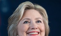Hillary Clinton unggul dalam pemberian suara dini