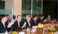 Rombongan ekonomi kawasan Flanders-Brussels mencari kesempatan kerjasama investasi di Vietnam