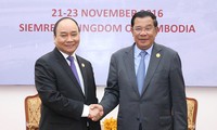 PM Kamboja melakukan kunjungan resmi di Vietnam