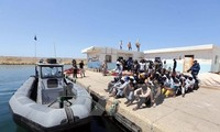 Kira-kira 800 orang migran diselamatkan di  lepas laut Libia