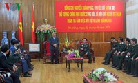 PM Nguyen Xuan Phuc melakukan kunjungan kerja di Markas Komando Daerah Militer V