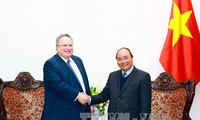 PM Nguyen Xuan Phuc menerima Menteri Luar Negeri Yunani, Nokis Kotzias