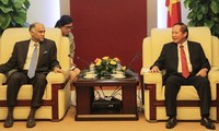 Vietnam dan India memperkuat kerjasama teknologi informasi serta perposan dan telekomunikasi
