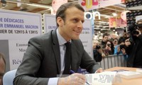Capres Emmanuel Macron berbahas dengan PM Inggeris tentang Brexit