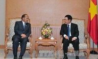 Deputi PM, Menlu Vietnam Pham Binh Minh menerima Menteri Perdagangan Nepal
