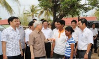 Sekjen KS PKV Nguyen Phu Trong mengadakan temu kerja di propinsi Gia Lai