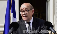 Aljazair dan Perancis berseru kepada semua fihak yang bersangkutan supaya melakukan dialog