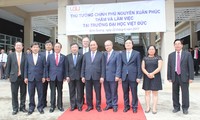  PM Nguyen Xuan Phuc memberikan sasaran tentang target perkembangan baru kepada Universitas Vietnam-Jerman