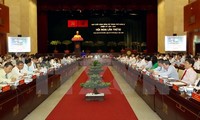  Kota Ho Chi Minh meningkatkan daya guna dan hasil guna pengelolaan Negara dalam pengembangan ekonomi