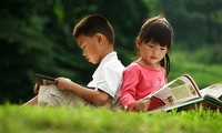 Penjelasan tentang budaya baca buku di Vietnam
