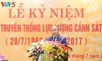  PM Nguyen Xuan Phuc : Membangun pasukan Kepolisian Rakyat yang memenuhi tuntutan situasi baru