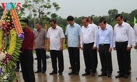  Deputi Harian PM Vietnam, Truong Hoa Binh melalukan kunjungan kerja di propinsi Quang Ngai