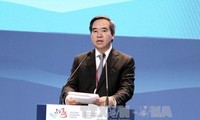  Kepala Departemen Ekonomi KS PKV Nguyen Van Binh membacakan pidato di Forum Ekonomi Internasional Ketimuran ke-3 di Federasi Rusia