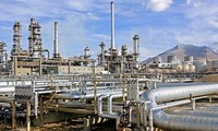  Iran menyusun rencana membangun kilang minyak di Suriah