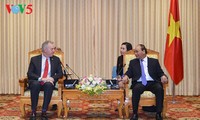 PM Vietnam, Nguyen Xuan Phuc  bertemu dengan Duta Besar AS Ted Osius