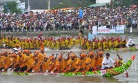 Pesta Oc Om Boc- Lomba jukung Ngo, ciri-ciri budaya  khas dari warga etnis Khmer di  daerah Nam Bo