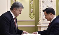  Presiden Ukraina : memperkuat hubungan dengan Vietnam- prioritas dalam kebijakan politik Ukraina