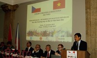  Lokakarya dengan tema : “Promosi dagang dan investasi Vietnam-Czech”