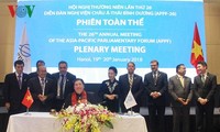  Kerjasama dan persaudaraan antar-daerah Vietnam-Laos : Memberikan hasil guna kerjasama yang praksis