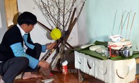 Adat kuliner yang dilakukan warga etnis minoritas Mong untuk merayakan Hari Raya Tet