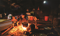 Dapur api dalam kebudayaan warga etnis minoritas Tay di  Kabupaten Binh Lieu, Provinsi Quang Ninh