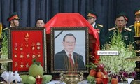  Media masa internasional memuji mantan PM Vietnam, Pham Van Khai
