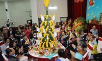 Kedutaan Besar Laos menyambut Hari Raya Tahun Baru Tradisional Bun Pi May di Kota Hanoi