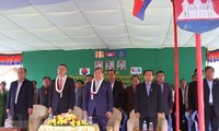 Kamboja : Meresmikan radio FM di propinsi Pre Veng dengan disponsori Vietnam