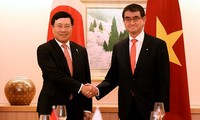 Deputi PM, Menlu Pham Binh Minh melakukan pembicaraan dengan Menlu Jepang