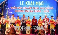 Lebih dari 500 gerai ikut pada Pekan Budaya Kuliner, Pariwisata dan Perdagangan An Giang 2018