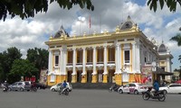 Penjelasan  tentang bangunan kuno di Kota Hanoi 