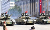 RDRK mengadakan pawai militer sehubungan dengan peringatan ultah ke-70 Hari Nasional