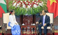 Presiden Vietnam, Tran Dai Quang menerima Penasehat Negara Myanmar, Aung San Suu Kyi