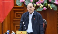 PM Nguyen Xuan Phuc memimpin sidang tentang kawasan yang menglaami kelongsoran di Vietnam Tengah