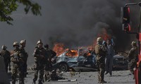 Pasukan Taliban melakukan serangan bom , sehingga mengakibatkat korban besar di Afghanistan