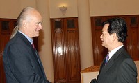 Prime Minister Nguyen Tan Dung receives Prince Alfred of Liechtenstein