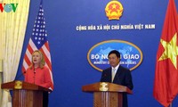 US Secretary of State holds talks with FM Pham Binh Minh