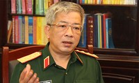 Deputy Minister of Defence receives Singapore’s Ambassador