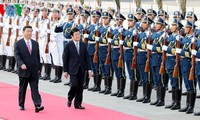 President Truong Tan Sang holds talks with Chinese President Xi Jinping