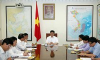 Prime Minister Nguyen Tan Dung works with Hai Duong leaders