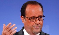 French President Francois Hollande pays official visit to Vietnam