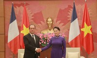 National Assembly Chairwoman meets visiting French President 