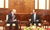 President Tran Dai Quang receives World Vision International Chief Kevin Jenkins