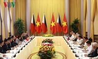  Philippine President concludes Vietnam visit