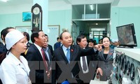 Prime Minister works with Vietnam Maritime Medicinal Academy