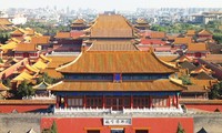 China refurbishes Forbidden City walls 